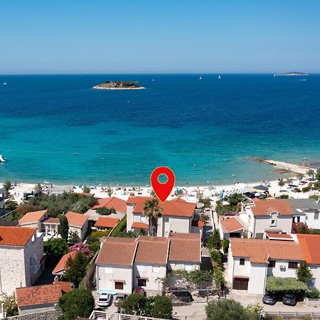 Family Friendly Apartments With A Swimming Pool Rogoznica - 7557 Luaran gambar
