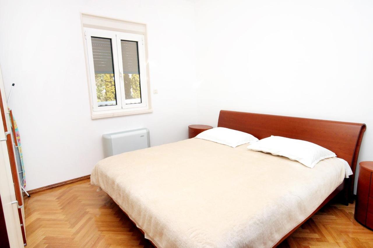 Family Friendly Apartments With A Swimming Pool Rogoznica - 7557 Luaran gambar