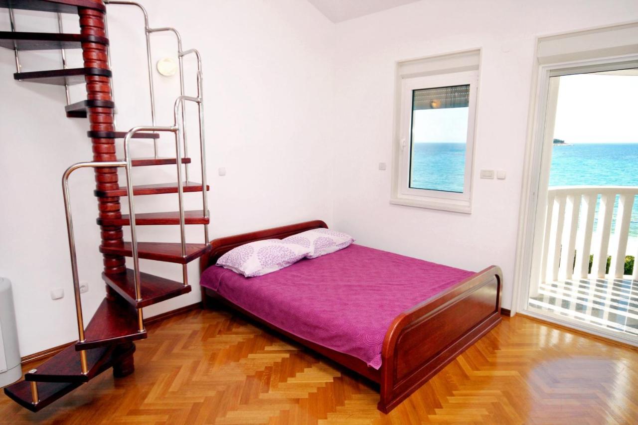 Family Friendly Apartments With A Swimming Pool Rogoznica - 7557 Luaran gambar