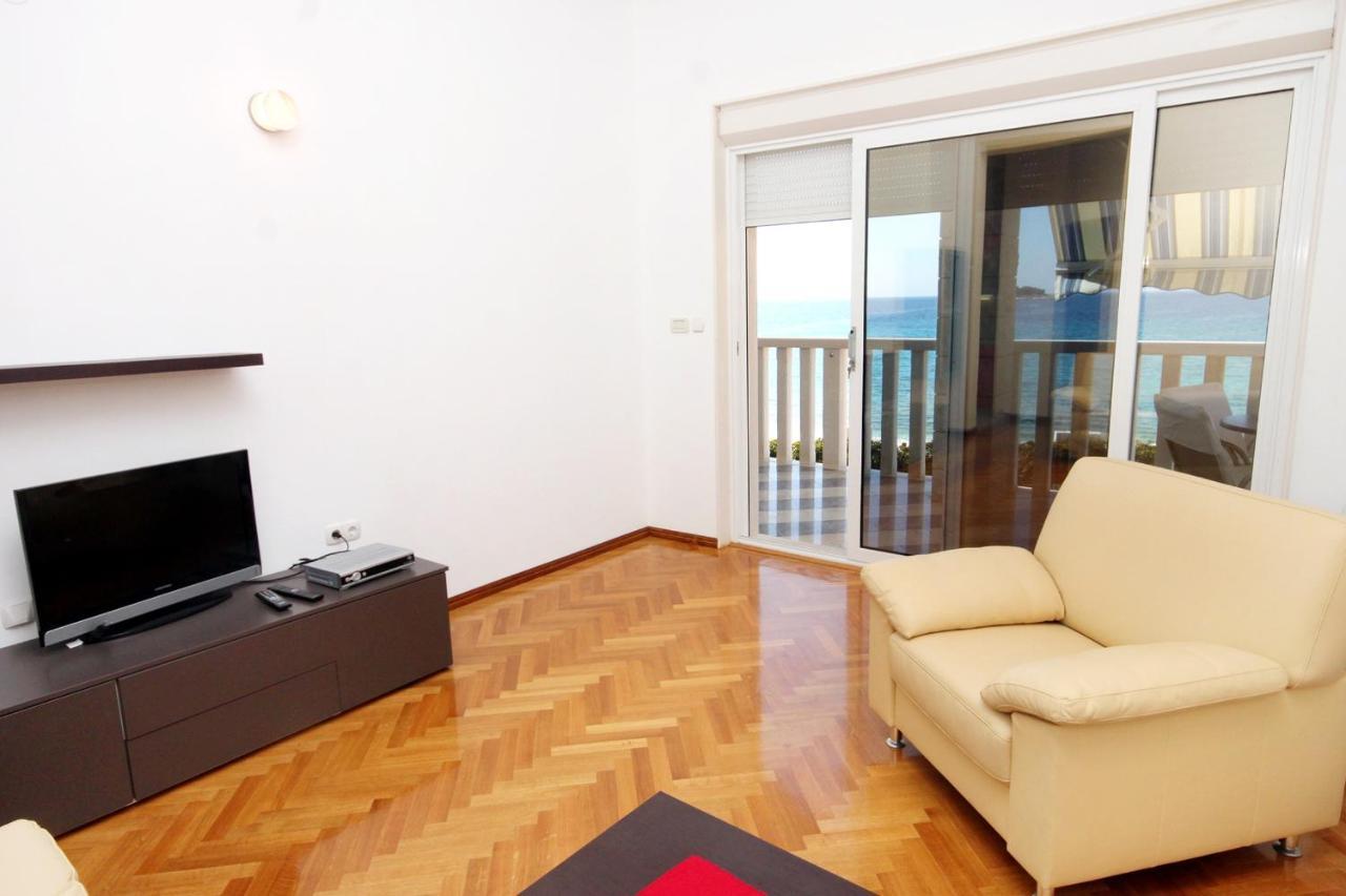 Family Friendly Apartments With A Swimming Pool Rogoznica - 7557 Luaran gambar