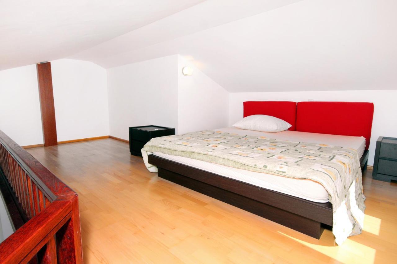 Family Friendly Apartments With A Swimming Pool Rogoznica - 7557 Luaran gambar