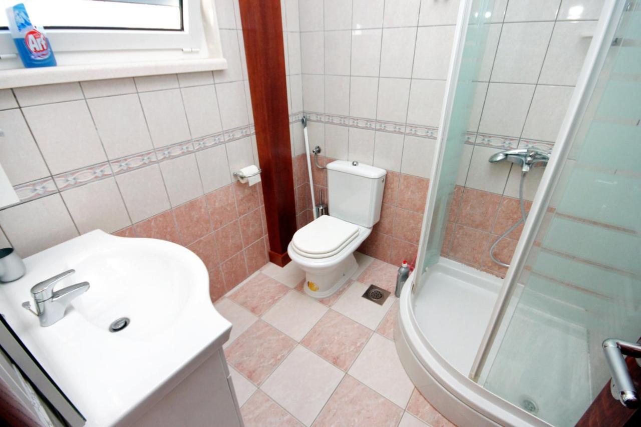 Family Friendly Apartments With A Swimming Pool Rogoznica - 7557 Luaran gambar