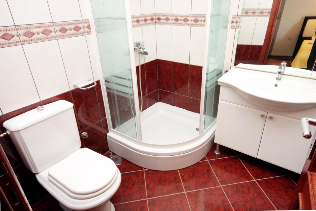 Family Friendly Apartments With A Swimming Pool Rogoznica - 7557 Luaran gambar