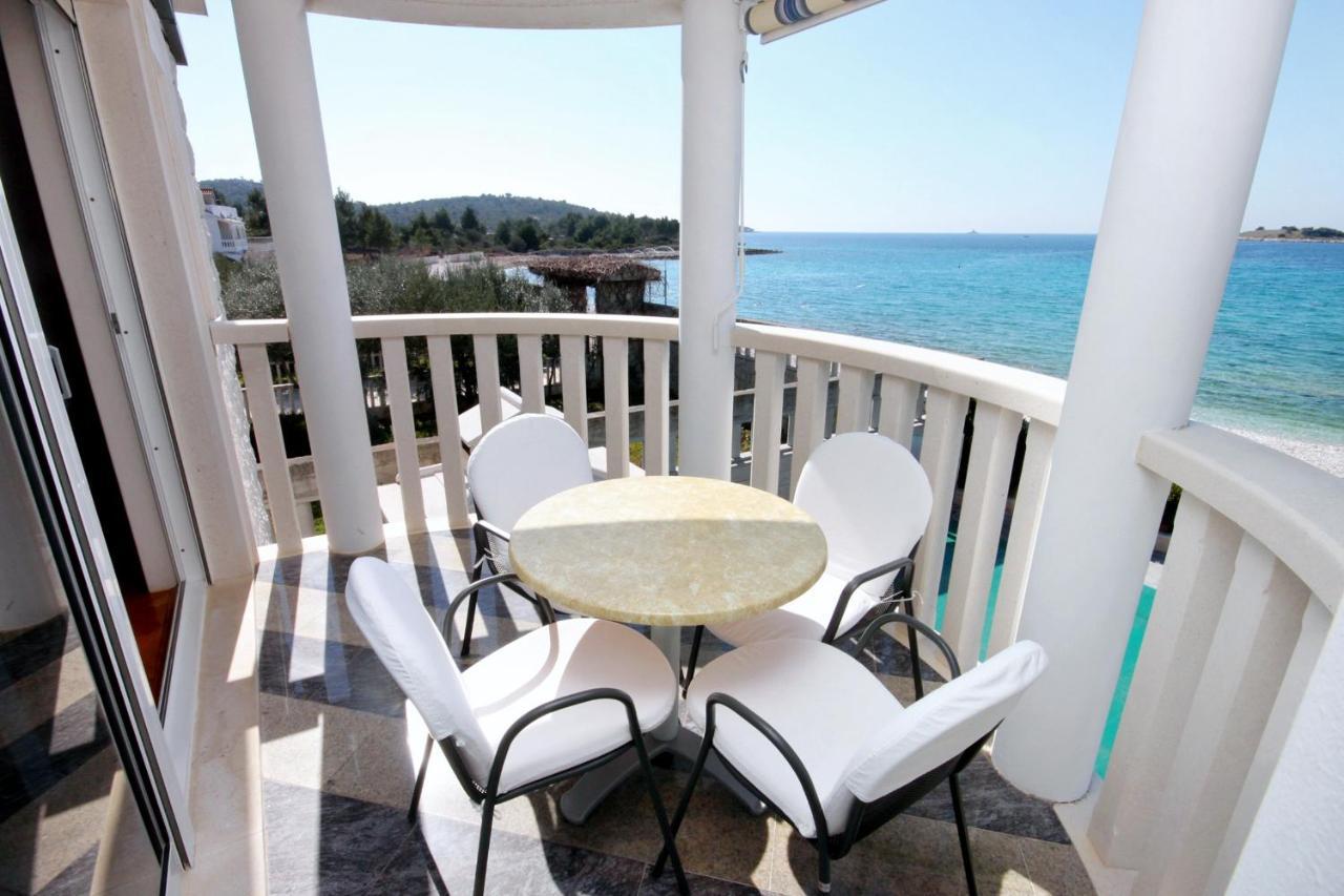 Family Friendly Apartments With A Swimming Pool Rogoznica - 7557 Luaran gambar